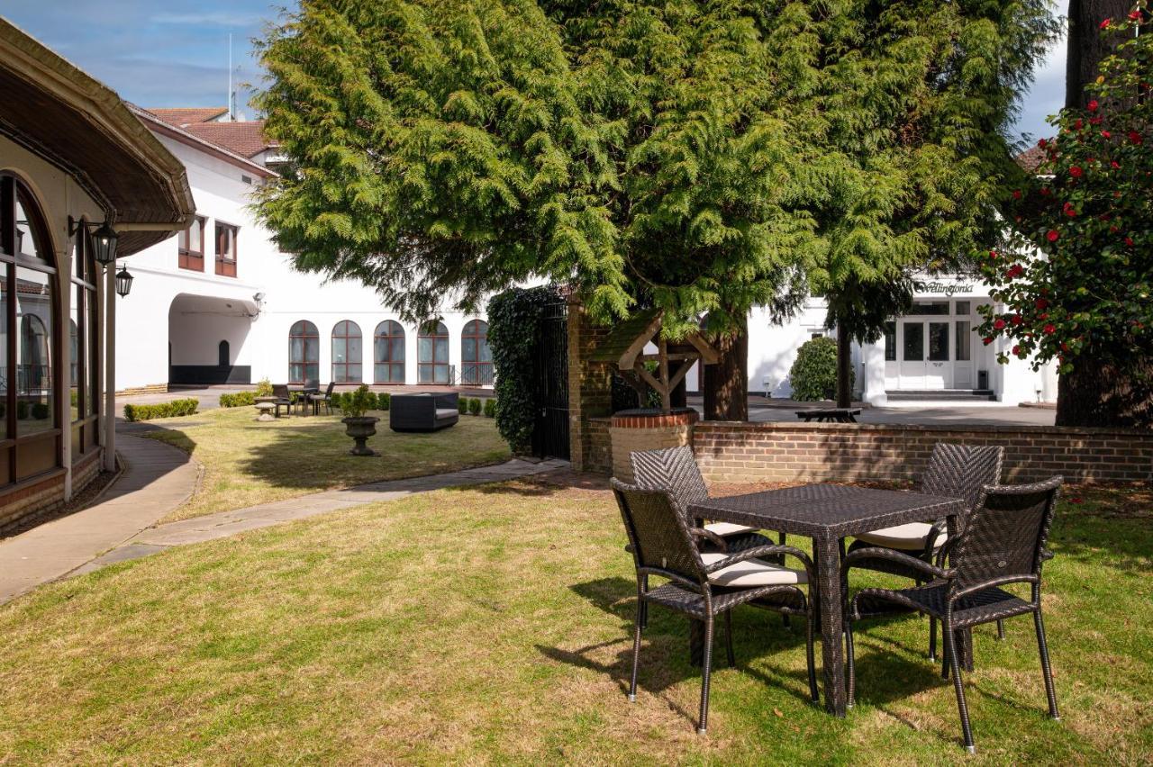Copthorne Effingham Gatwick Hotel Zewnętrze zdjęcie